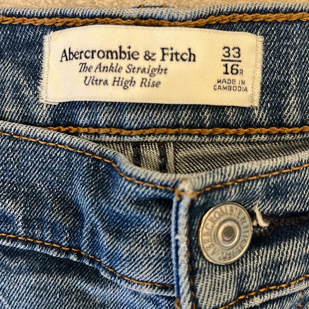 Abercrombie & Fitch The Ankle Straight Ultra High Rise‎ Size 33